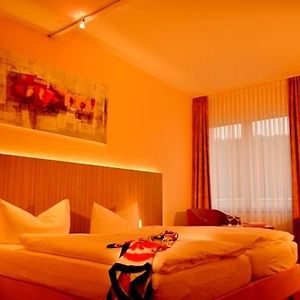 Comfort Zimmer mit Kingsize-Bett
